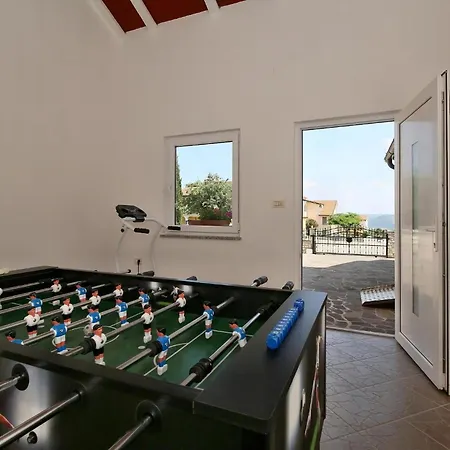 Familienfreundliches Mit Pool Buje