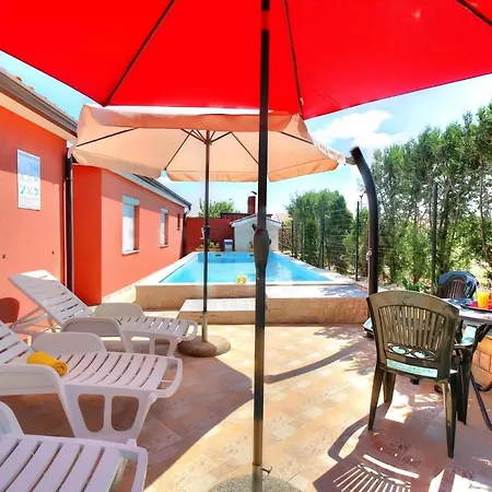 Familienfreundliches Mit Pool *
